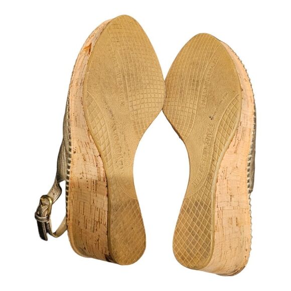 STUART WEITZMAN "Jean" Pewter Metallic Leather Wedge Sandal - Size 9 - Picture 5 of 11